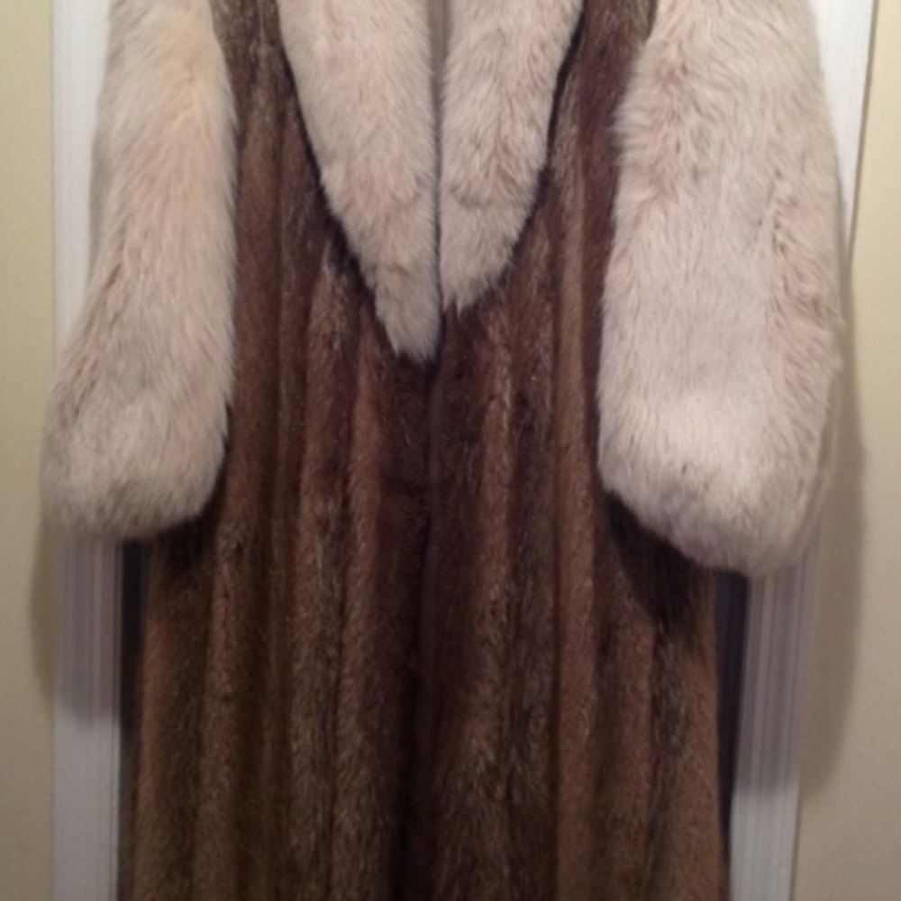 FUR COAT